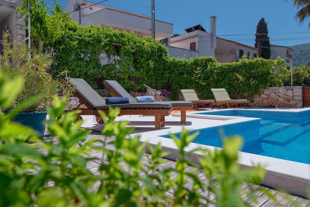 Villa Tota Glamur Jelsa  Rum bild